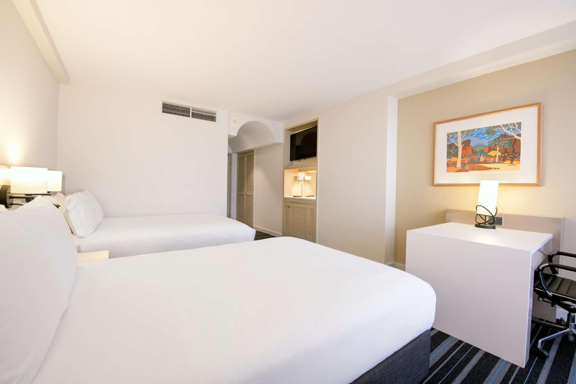 Doubletree By Hilton Esplanade Darwin Hotel Exterior foto