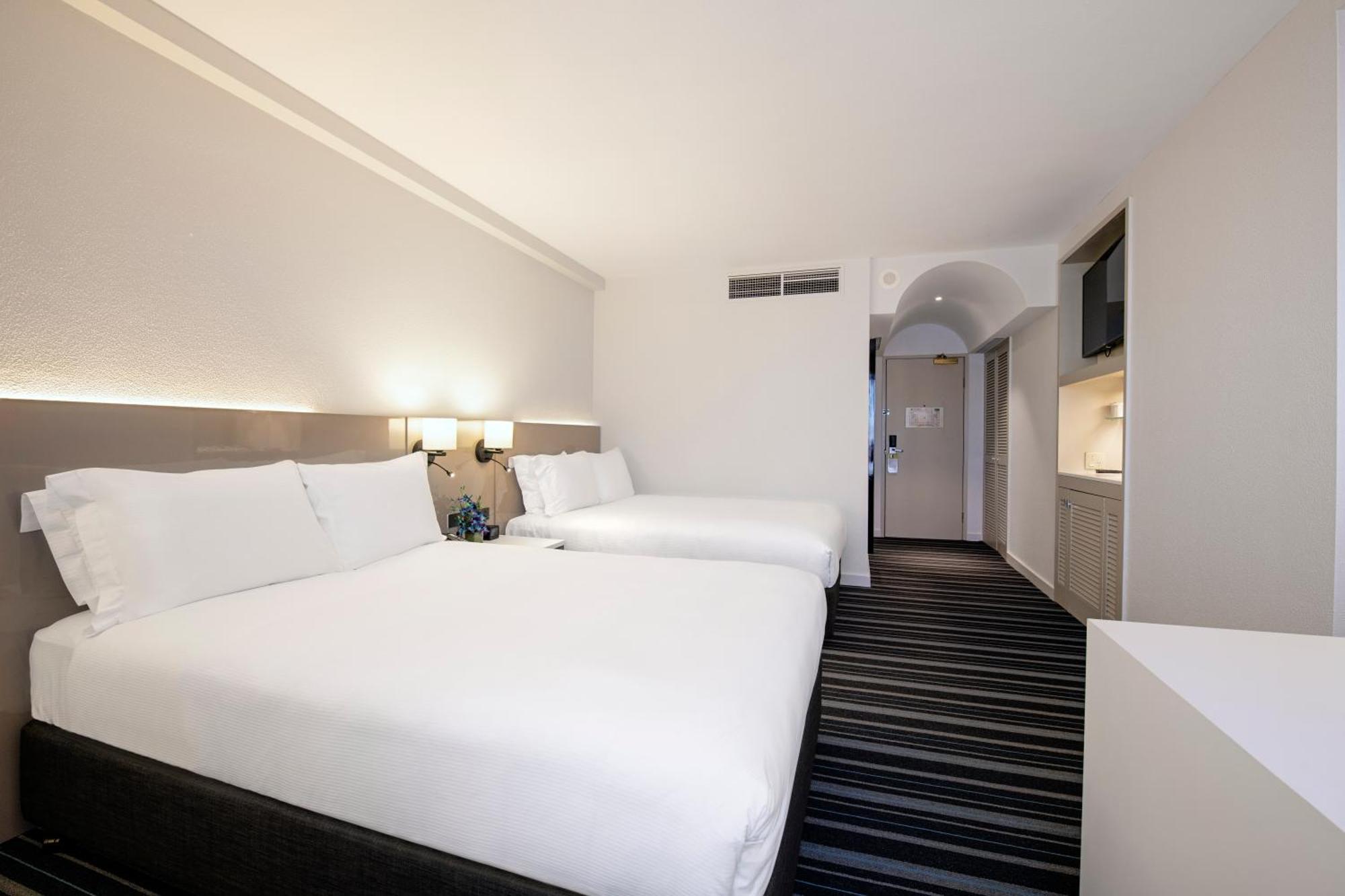 Doubletree By Hilton Esplanade Darwin Hotel Exterior foto