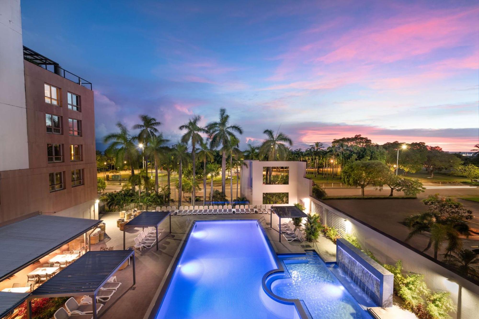 Doubletree By Hilton Esplanade Darwin Hotel Exterior foto