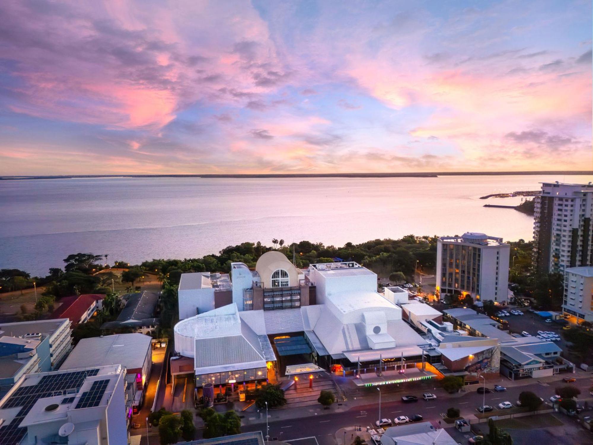 Doubletree By Hilton Esplanade Darwin Hotel Exterior foto