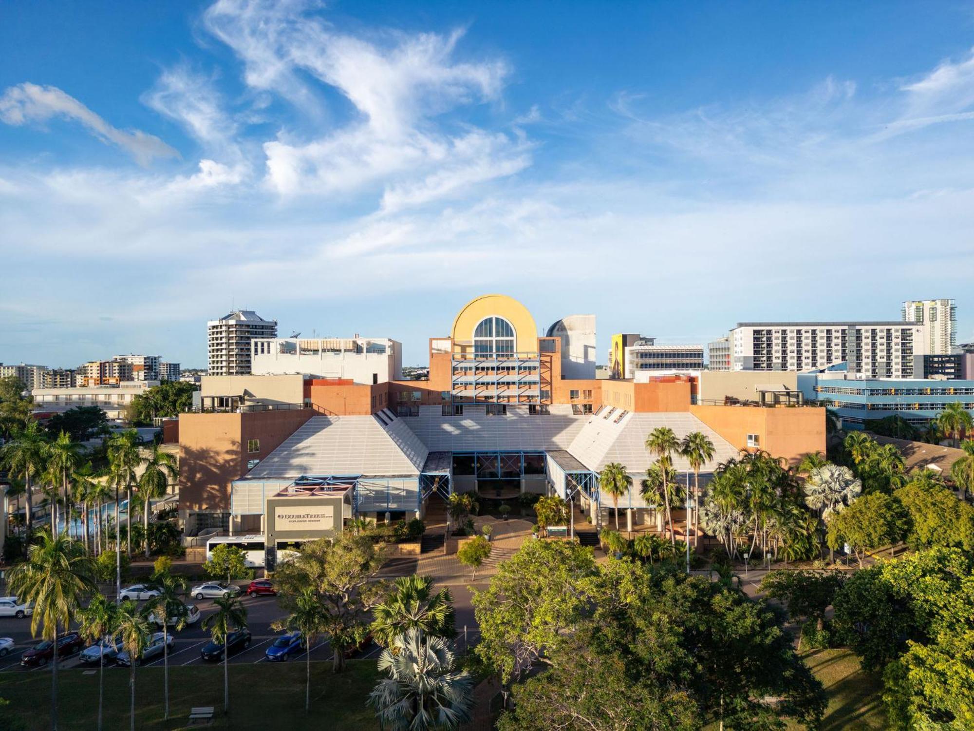 Doubletree By Hilton Esplanade Darwin Hotel Exterior foto