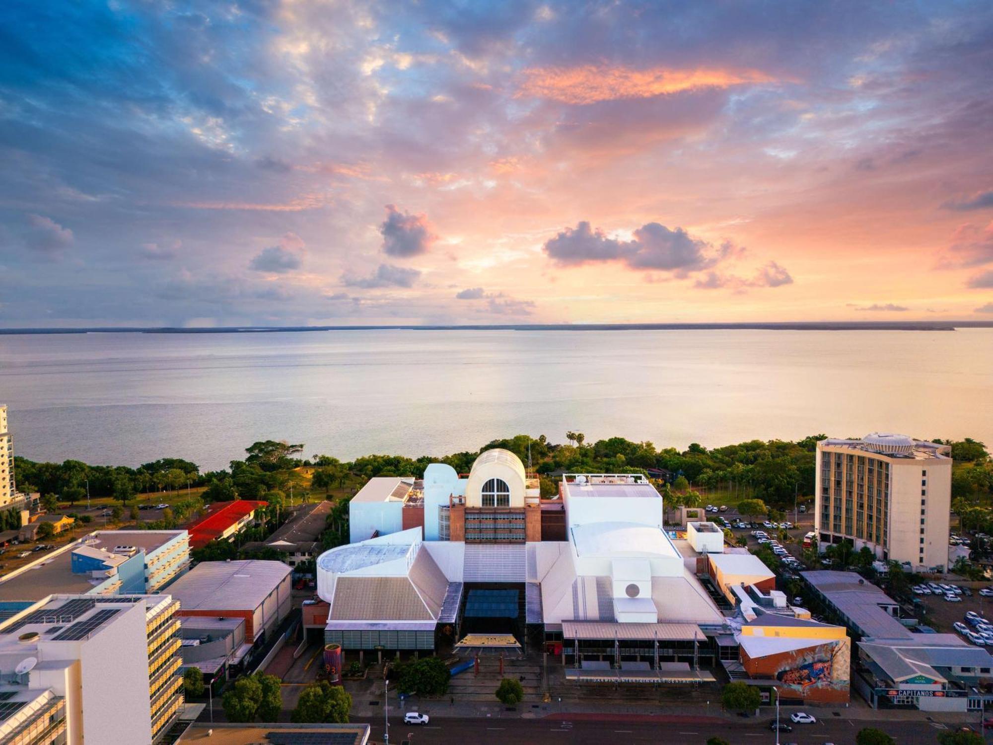 Doubletree By Hilton Esplanade Darwin Hotel Exterior foto