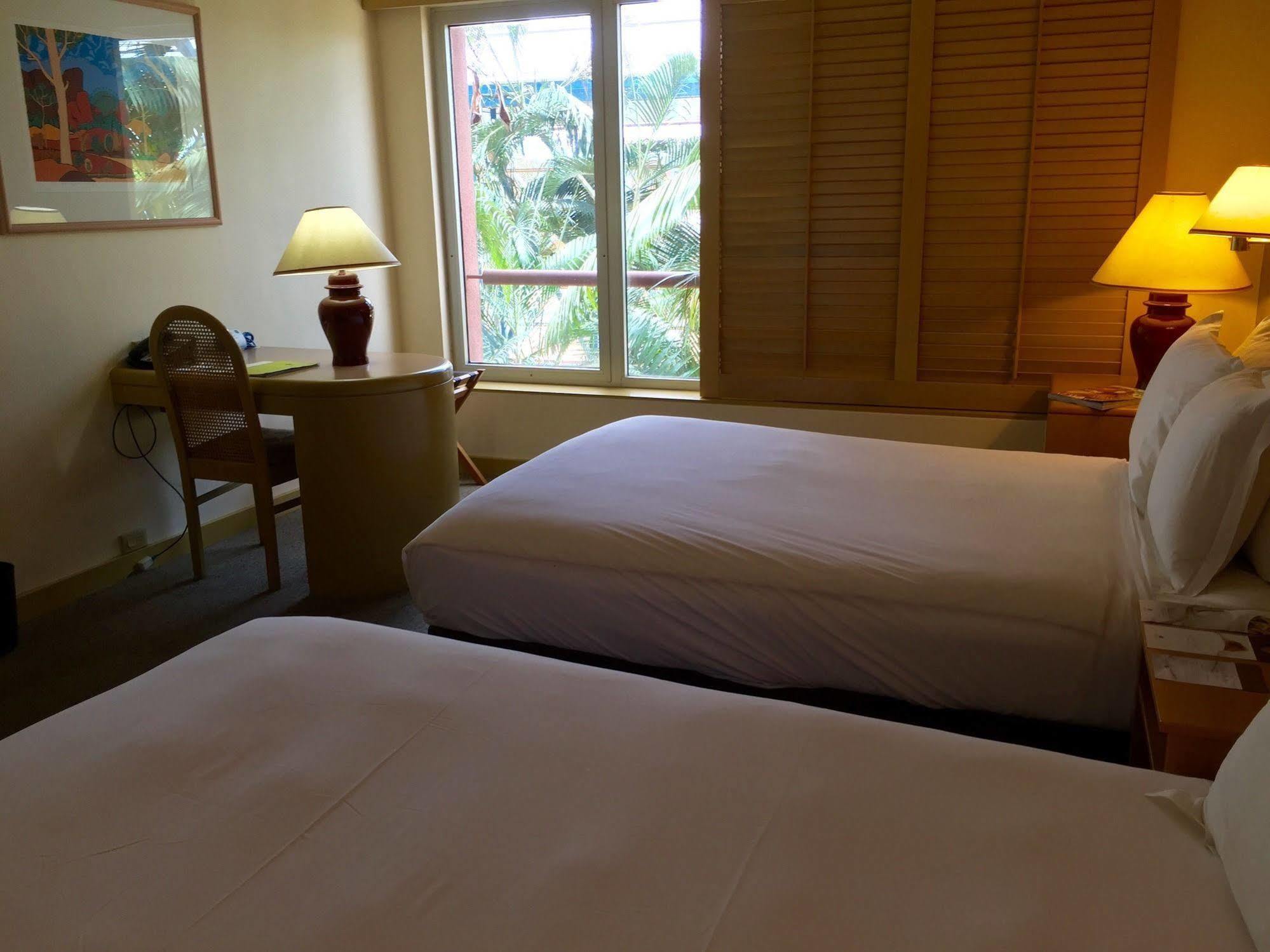 Doubletree By Hilton Esplanade Darwin Hotel Exterior foto