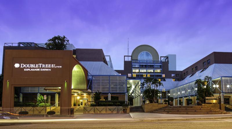 Doubletree By Hilton Esplanade Darwin Hotel Exterior foto
